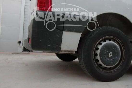 Фаркоп Aragon для Nissan NV400 2012-2022. Фланцевое крепление. Артикул E5232AC