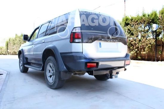 Фаркоп Aragon для Mitsubishi Pajero Sport I 5-дв. 1998-2008. Фланцевое крепление. Артикул E4203AC