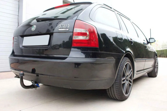 Фаркоп Aragon (быстросъемный крюк, вертикальное крепление) для Skoda Octavia A5 5дв. хэтчбек, универсал 2007-2013. Артикул E6712AV