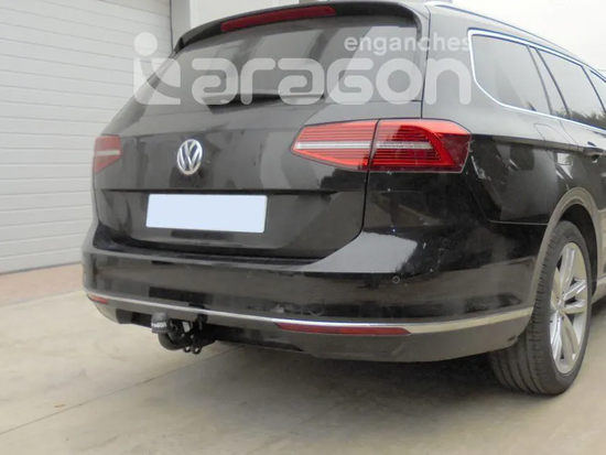 Фаркоп Aragon для Volkswagen Golf VII рестайлинг 2017-2020 универсал, вкл. R-Line. Артикул E6703DA
