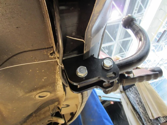 Фаркоп Oris (ранее Bosal) для Nissan Juke I рестайлинг 4WD 2014-2019. Артикул 4372-A