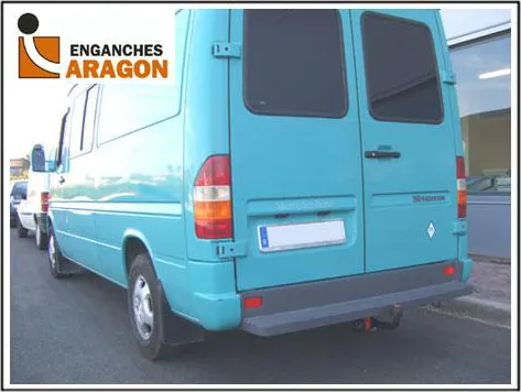 Фаркоп Aragon для Mercedes-Benz Sprinter W903 1995-2006. Артикул E4107DA