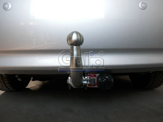 Фаркоп Galia оцинкованный для Toyota Corolla E180/E170 седан 2013-2019. Быстросъемный крюк. Артикул T064C