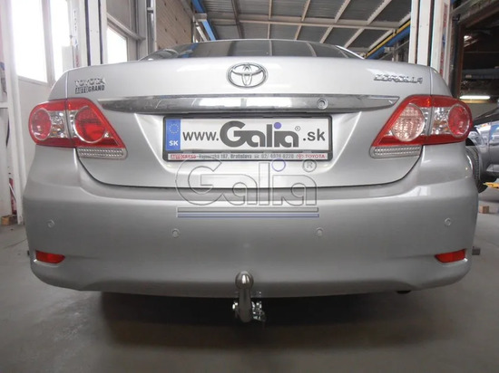 Фаркоп Galia оцинкованный для Toyota Corolla E150 седан 2007-2013. Быстросъемный крюк. Артикул T060C