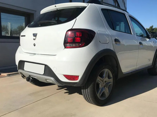 Фаркоп Aragon (быстросъемный крюк, горизонтальное крепление) для Renault Sandero Stepway I 2010-2014. Артикул E1302BS