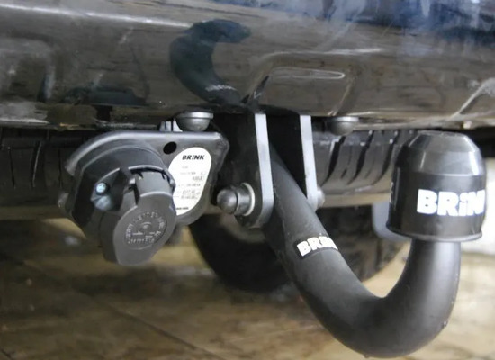 Фаркоп Brink (Thule) для Lexus LX 570 2008-2022. Артикул 424500