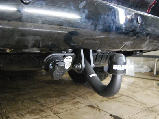 Фаркоп Brink (Thule) для Lexus LX 570 2008-2022. Артикул 424500