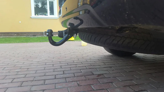 Фаркоп Brink (Thule) для Lexus LX 570 2008-2022. Артикул 424500