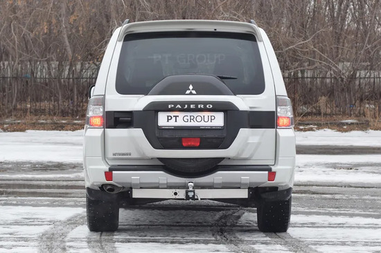Фаркоп PT Group для Mitsubishi Pajero IV 2006-2022 с нержавеющей накладкой. Артикул MPJ991101