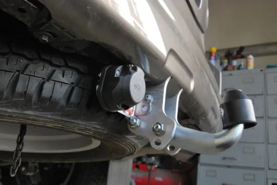 Фаркоп Galia оцинкованный для Toyota Land Cruiser Prado 120 2002-2009. Артикул T065A