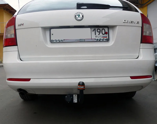 Фаркоп AvtoS для Skoda Octavia A5 седан/универсал 2004-2013. Артикул SK 09