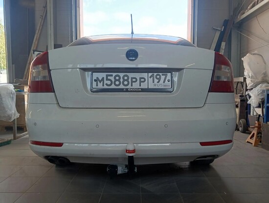 Фаркоп Трейлер для SKODA Octavia A5 хэтчбек (искл. Tour) 2008-2012. Артикул 9710